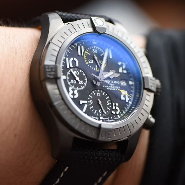 OX厂超A高仿百年灵手表复仇者计时腕表45夜间任务版V13317101B1X2腕表