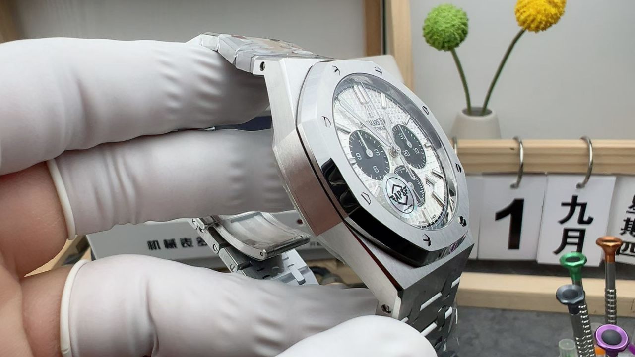 APS爱彼皇家橡树系列26331ST.OO.1220ST.03腕表 /  