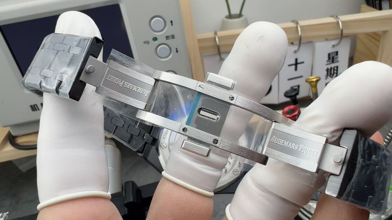 APS爱彼皇家橡树系列26240CE.OO.1225CE.02腕表 /  