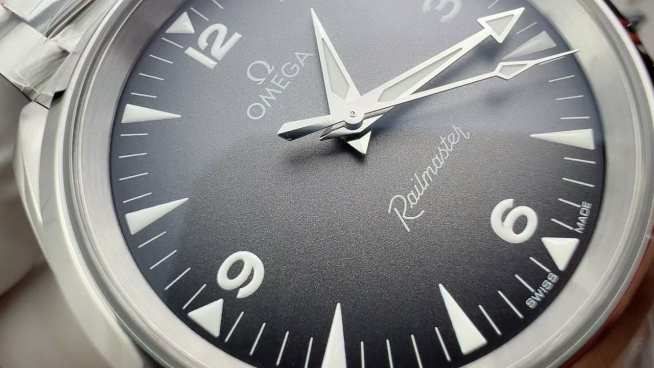 VS铁霸欧米茄海马系列235.10.38.20.06.001腕表 /  