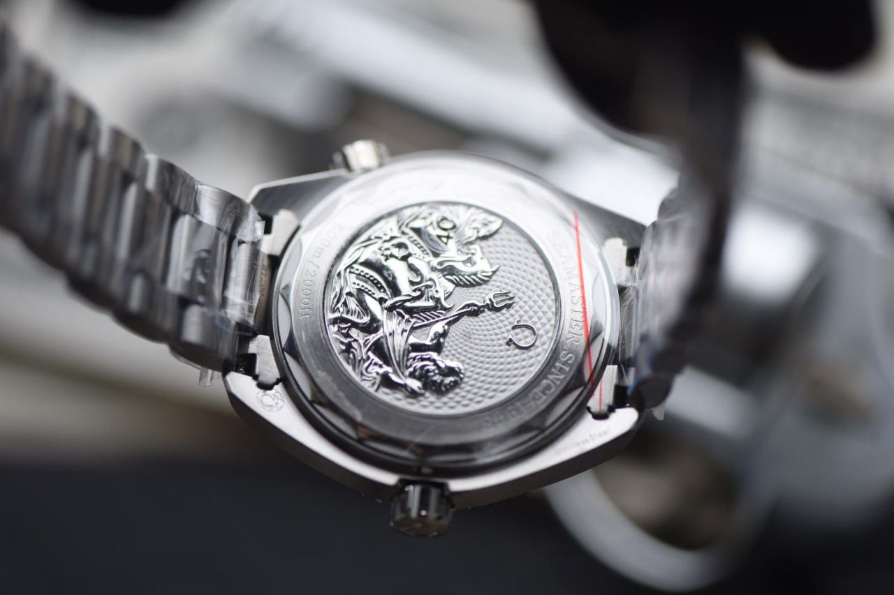 VS欧米茄海马系列215.30.40.20.03.002腕表 /  