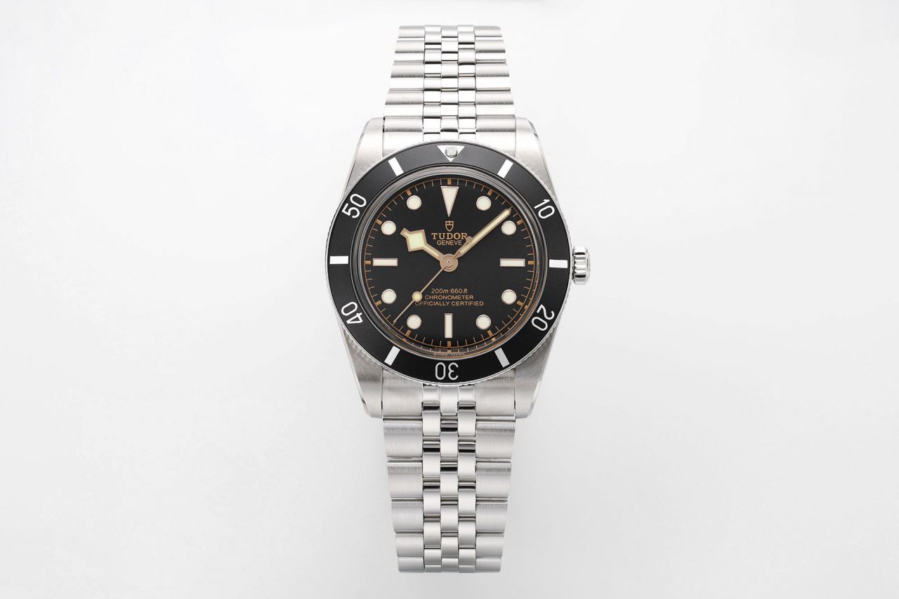 ZF帝舵碧湾系列M79000-0001,M79000N-0001腕表 /  