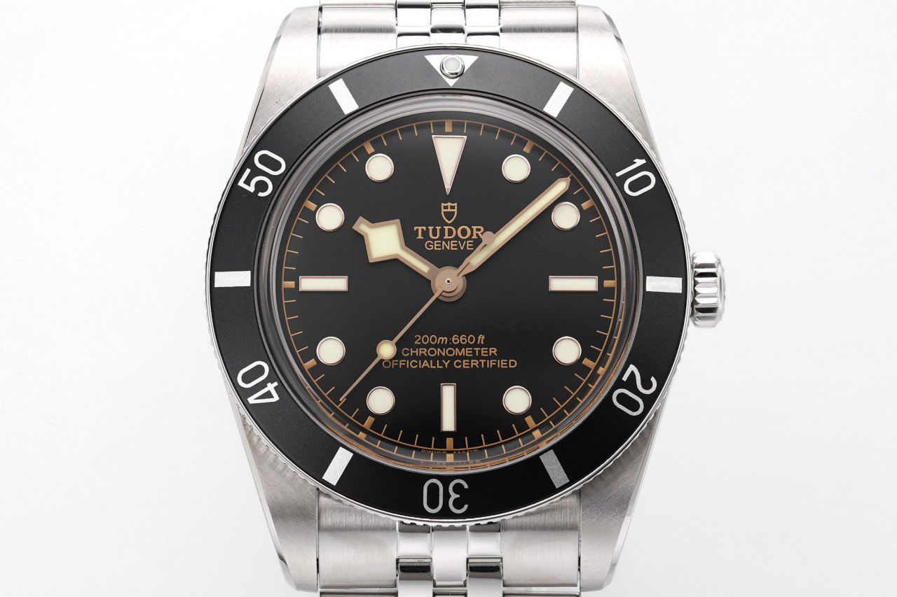 ZF帝舵碧湾系列M79000-0001,M79000N-0001腕表 /  