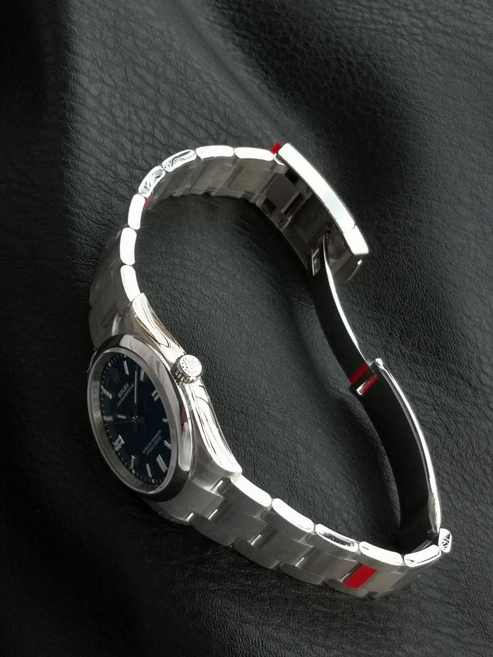 VS劳力士蚝式恒动系列126000-0015腕表 /  