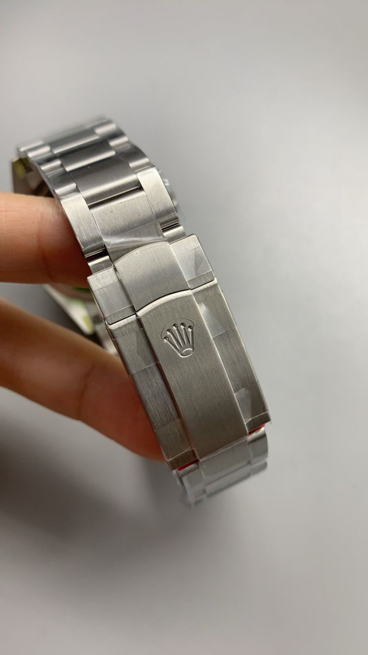 VS劳力士蚝式恒动系列m126000-0006腕表 /  