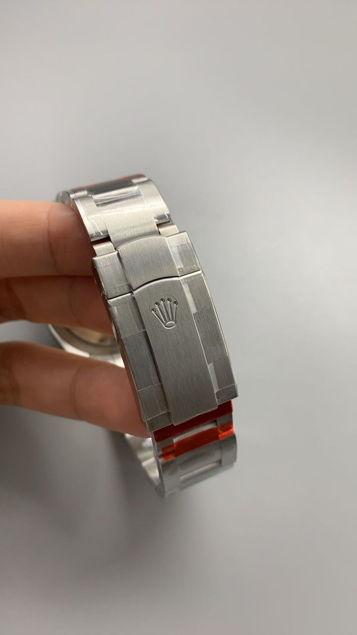 VS劳力士蚝式恒动系列m126000-0004腕表 /  