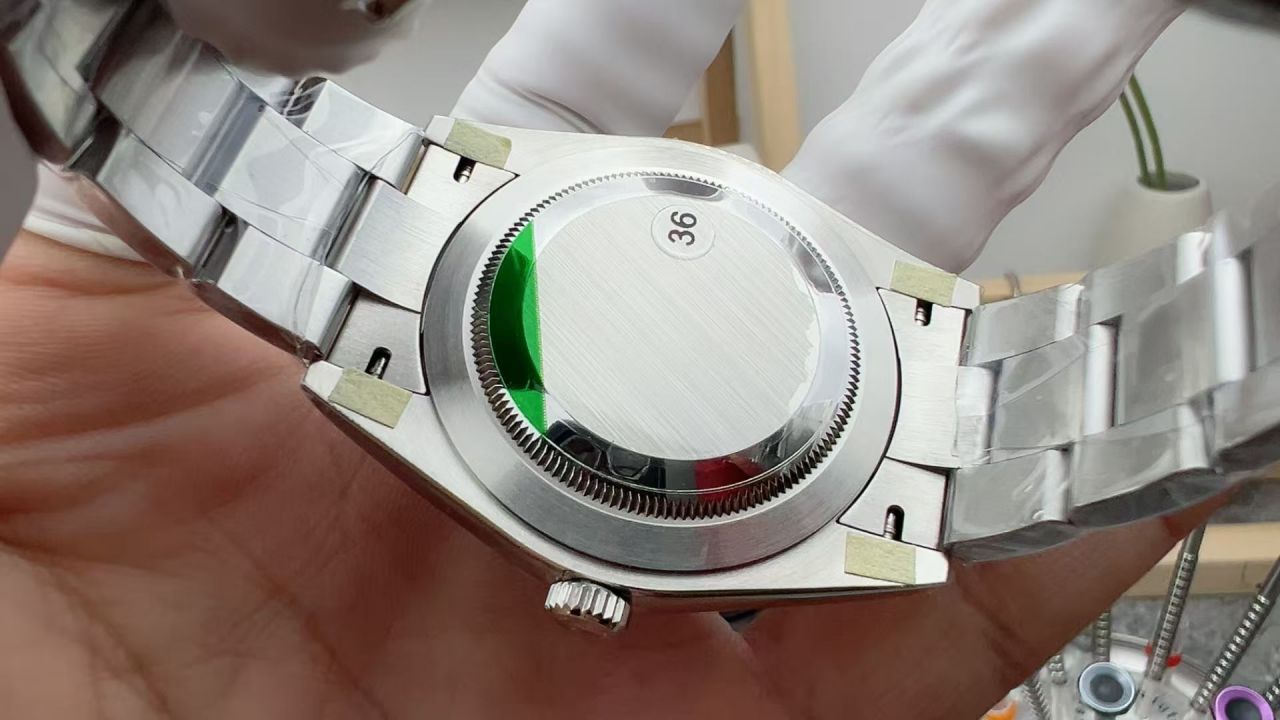 VS劳力士蚝式恒动系列134300-0004腕表 /  