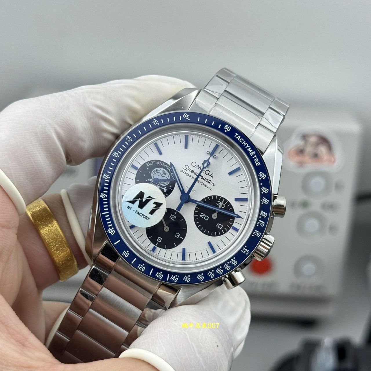 N1欧米茄超霸系列310.32.42.50.02.001腕表(史努比奖”50周年纪念腕表) /  