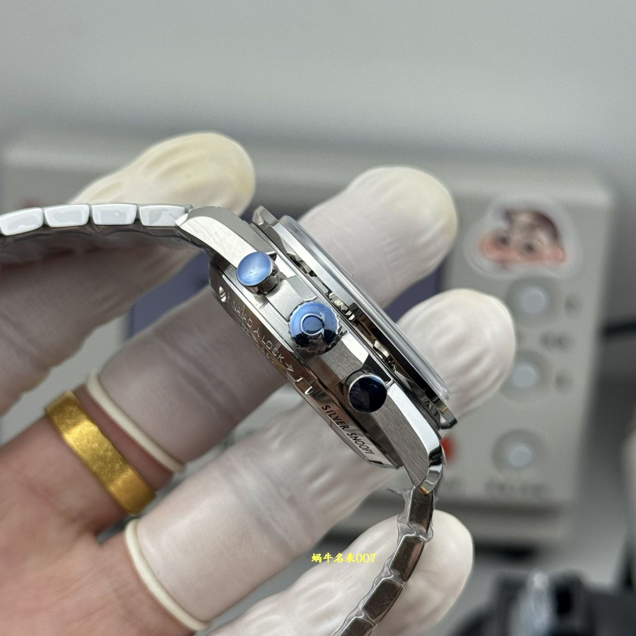 N1欧米茄超霸系列310.32.42.50.02.001腕表(史努比奖”50周年纪念腕表) /  