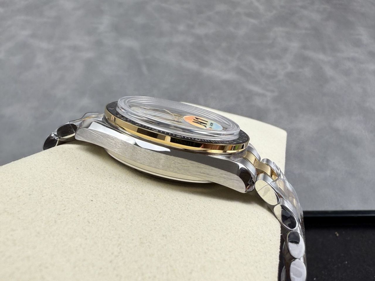 N1欧米茄超霸系列310.60.42.50.02.001腕表 /  