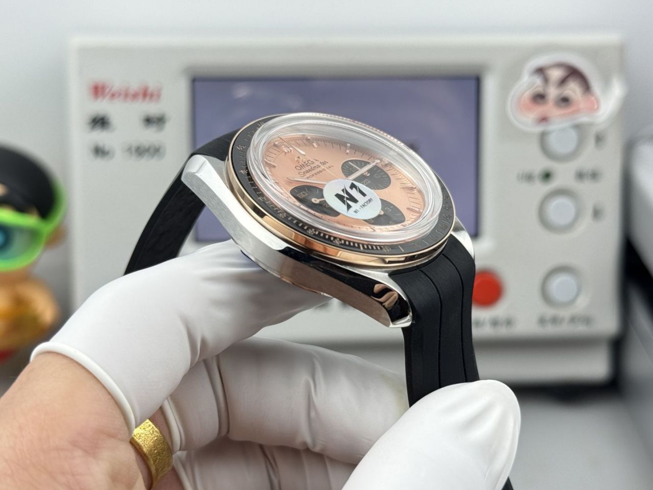 N1欧米茄超霸系列310.23.42.50.99.001腕表 /  