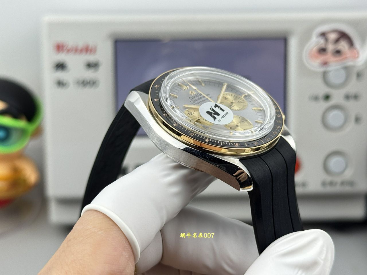 N1欧米茄超霸系列310.23.42.50.02.001腕表 /  