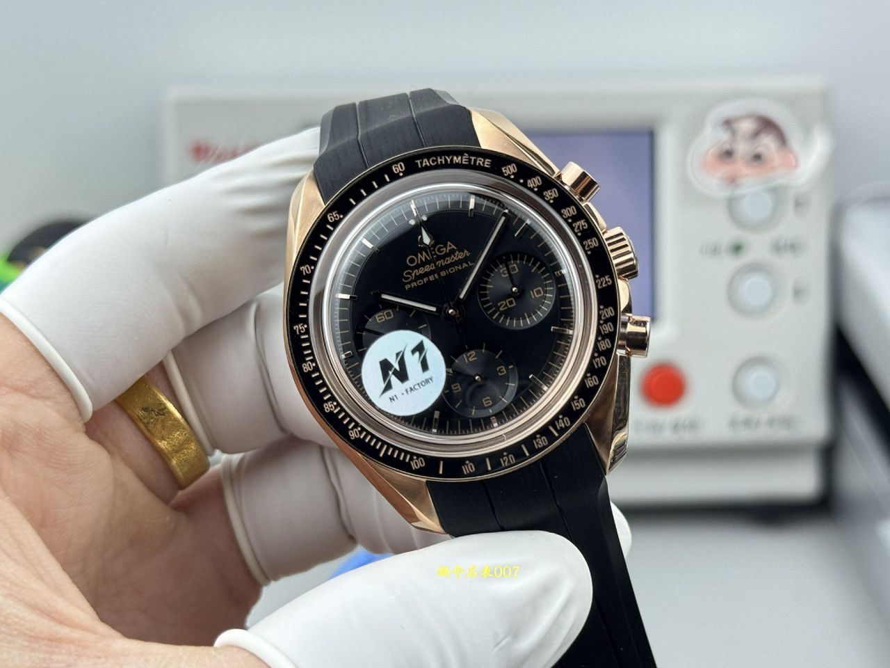 N1欧米茄超霸系列310.63.42.50.01.001腕表 /  