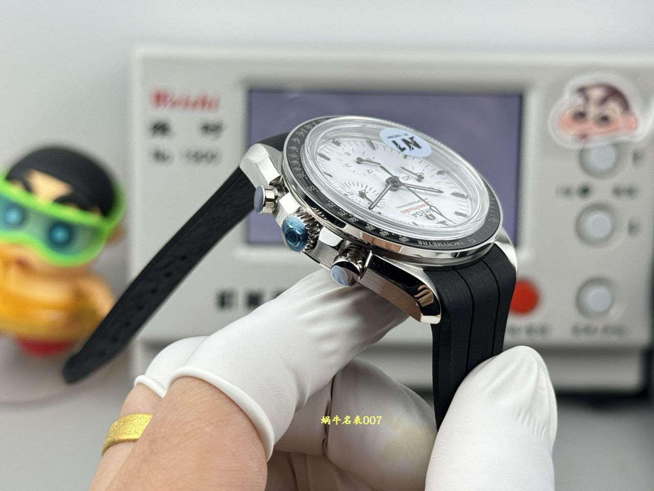 N1欧米茄超霸系列310.32.42.50.01.001腕表 /  