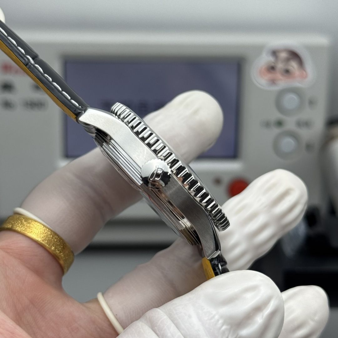 BLS百年灵航空计时系列A17326211G1P1腕表 /  