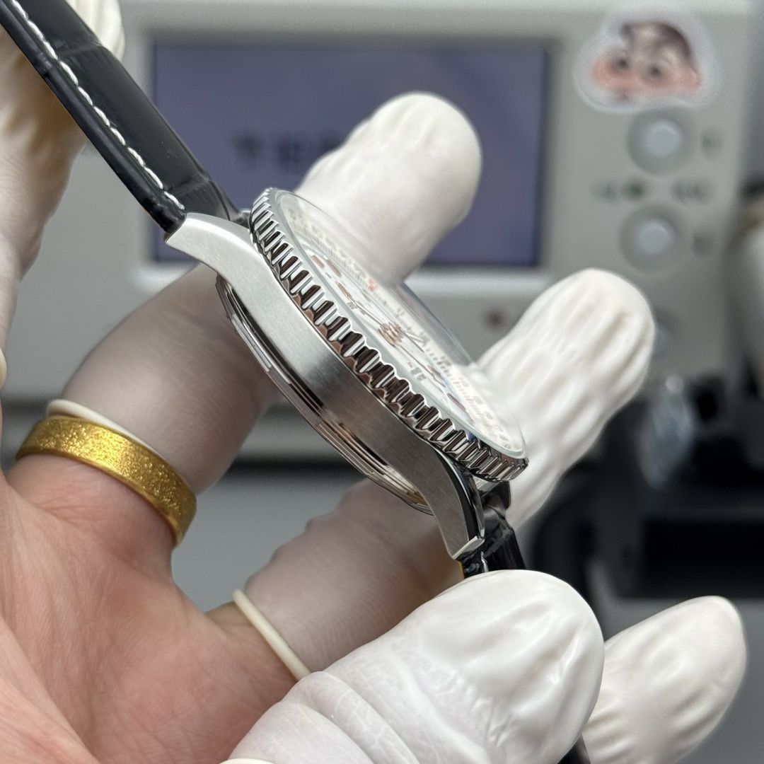 BLS百年灵航空计时系列A17326211G1P1腕表 /  