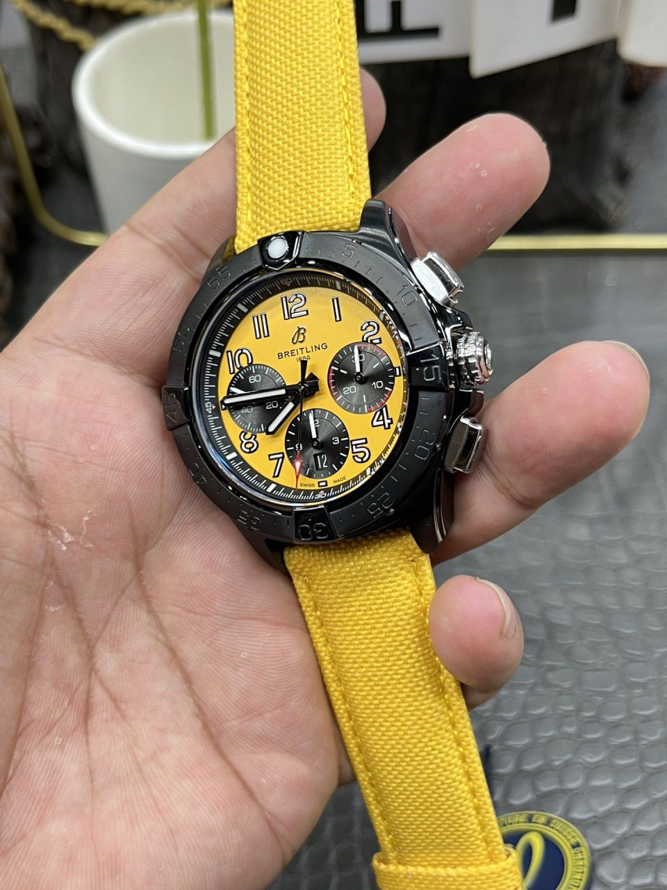 BLS百年灵复仇者系列SB0147101I1X1腕表 /  