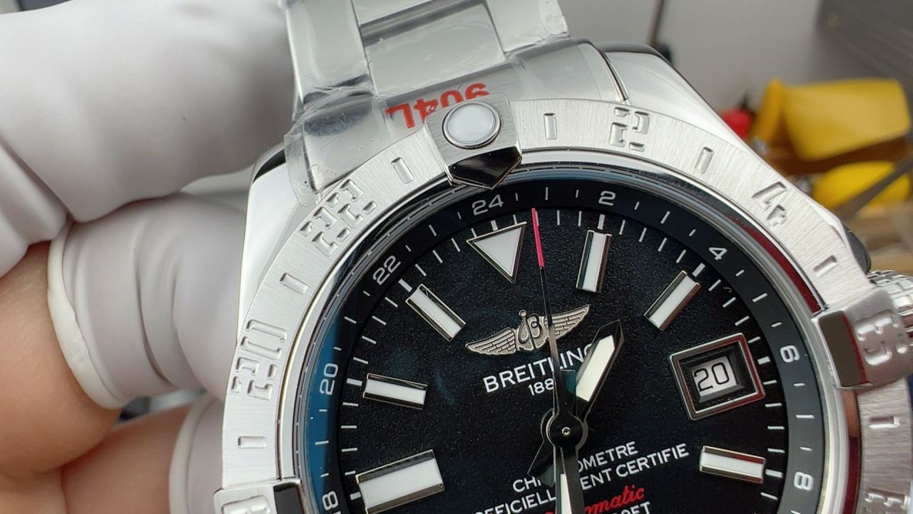 BLS百年灵复仇者系列A1733110.BC30.169A腕表 /  