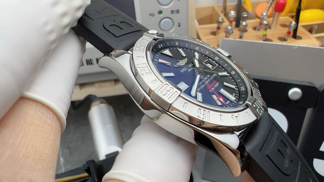 BLS百年灵复仇者系列A1733110.BC30.169A腕表 /  