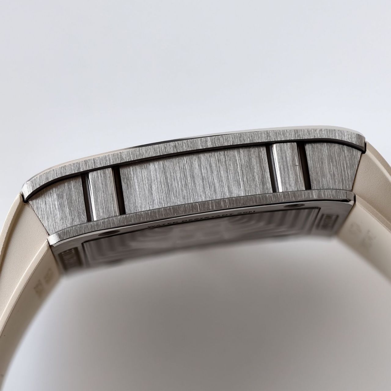 理查米尔男士系列RM 16-02红色腕表 / 