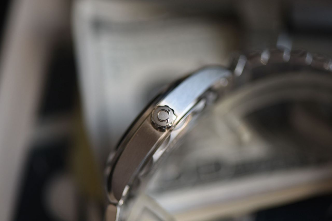 VS铁霸欧米茄海马系列235.10.38.20.06.001腕表 /  