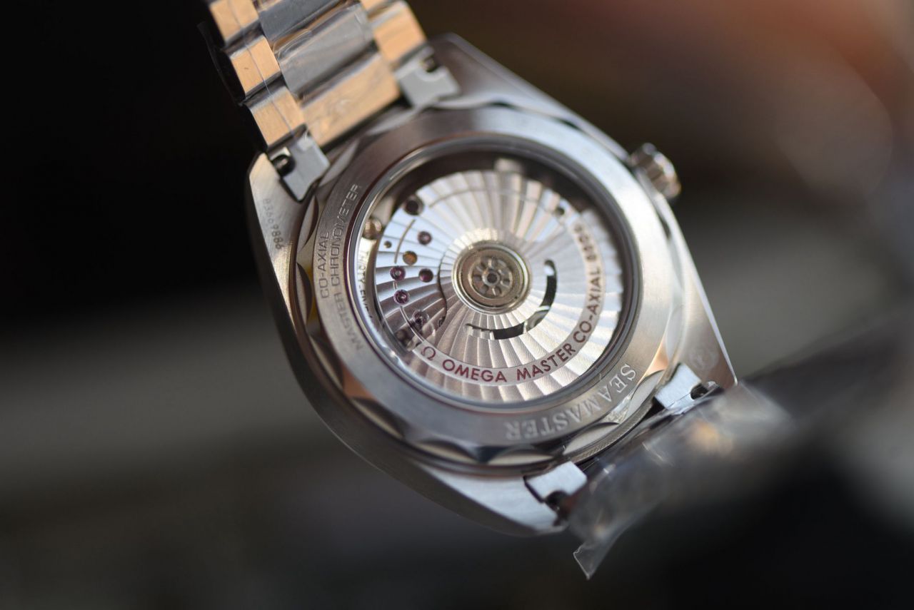 VS铁霸欧米茄海马系列235.10.38.20.06.001腕表 /  