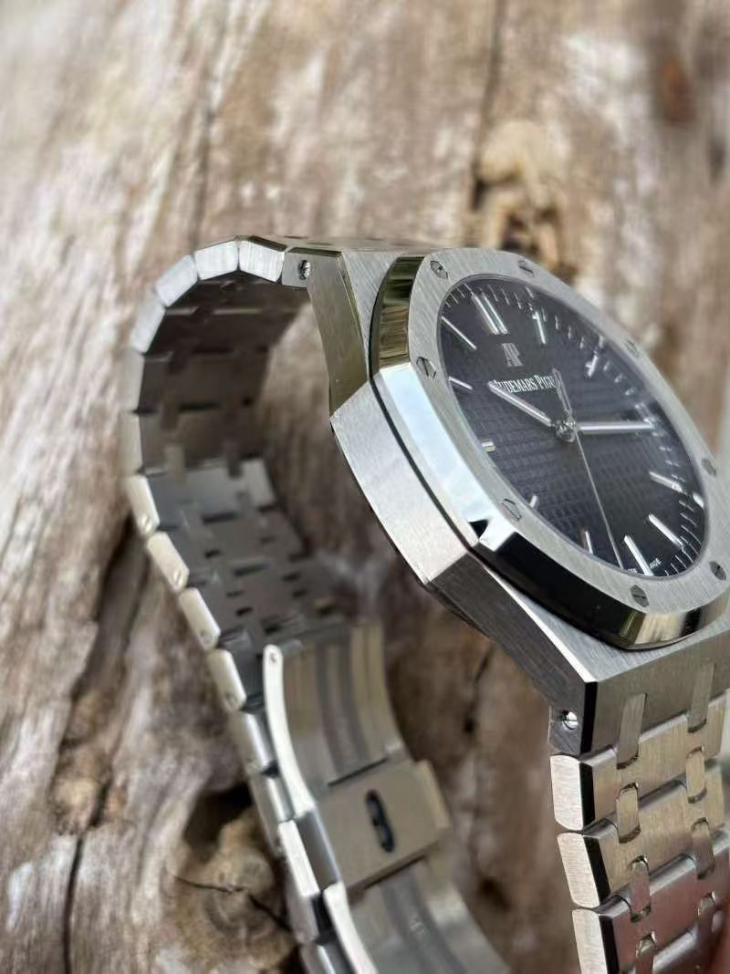 VS爱彼皇家橡树系列15500ST.OO.1220ST.01腕表 /  