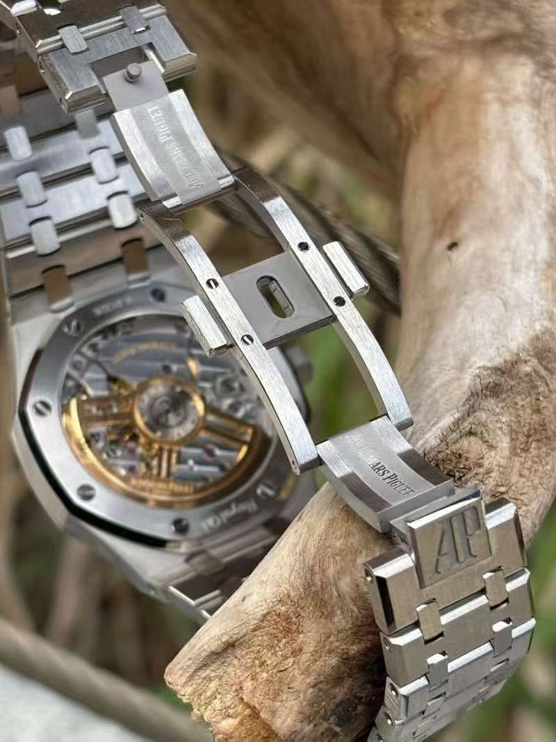 VS爱彼皇家橡树系列15500ST.OO.1220ST.01腕表 /  