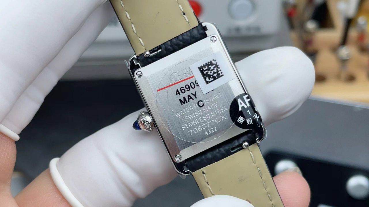 AF卡地亚坦克系列WSTA0041腕表 /  