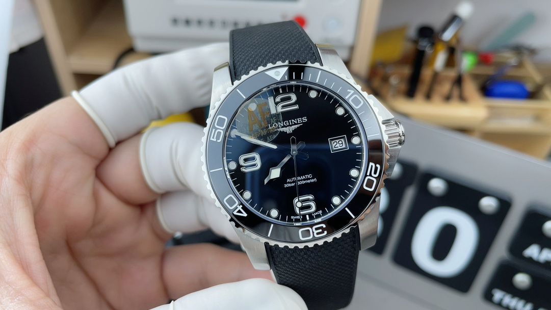 AF浪琴胶带康卡斯系列L3.781.4.56.9腕表 /  