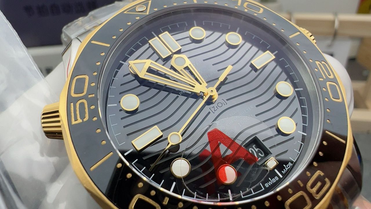 VS厂V4版欧米茄海马300米210.20.42.20.01.002，210.22.42.20.01.001腕表 /  