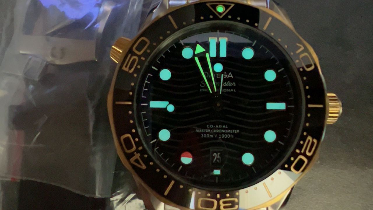 VS厂V4版欧米茄海马300米210.20.42.20.01.002，210.22.42.20.01.001腕表 /  