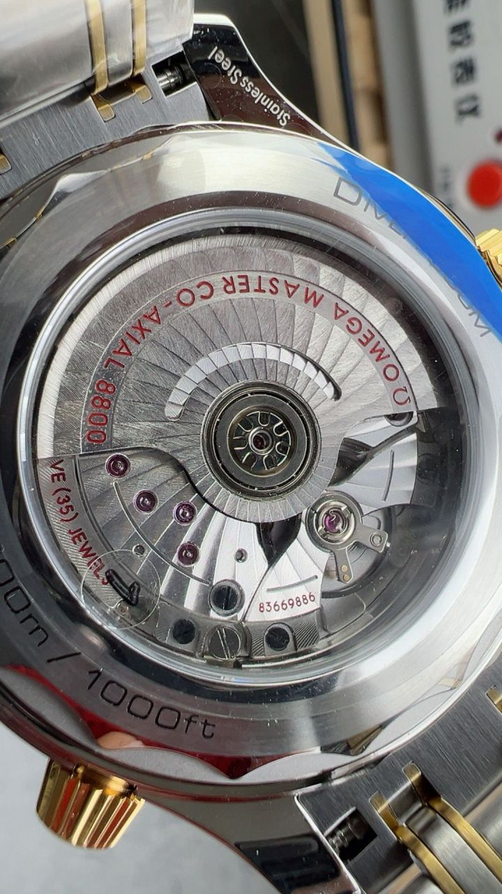 VS厂V4版欧米茄海马300米210.20.42.20.01.002，210.22.42.20.01.001腕表 /  