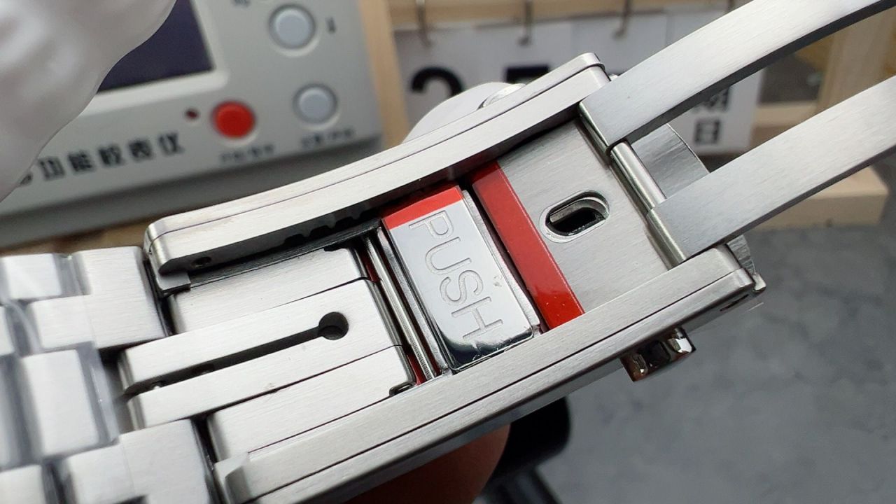 VS厂V4版欧米茄海马300米210.20.42.20.01.002，210.22.42.20.01.001腕表 /  