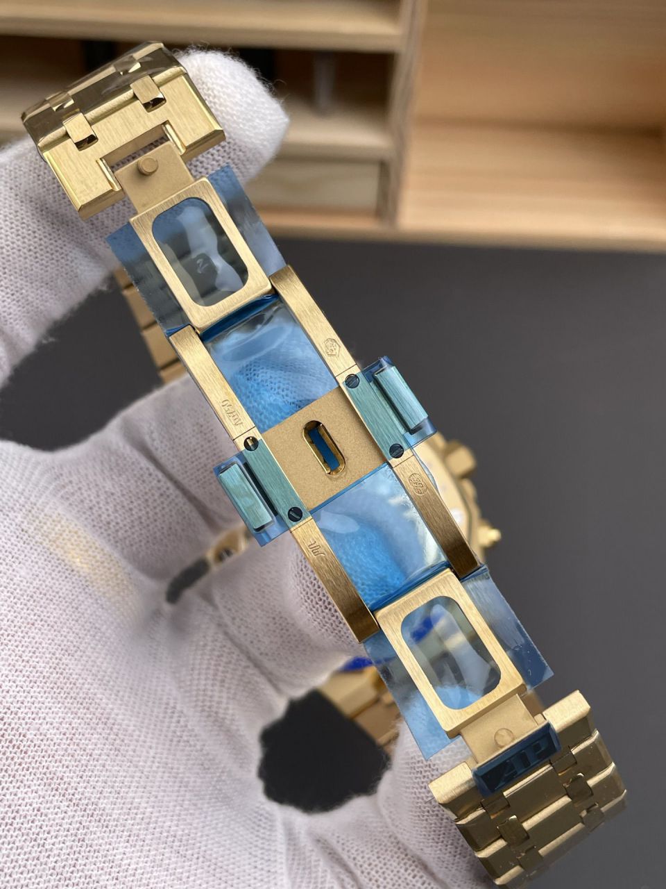 APS爱彼皇家橡树系列26240BA.OO.1320BA.02腕表(咸蛋黄) /  