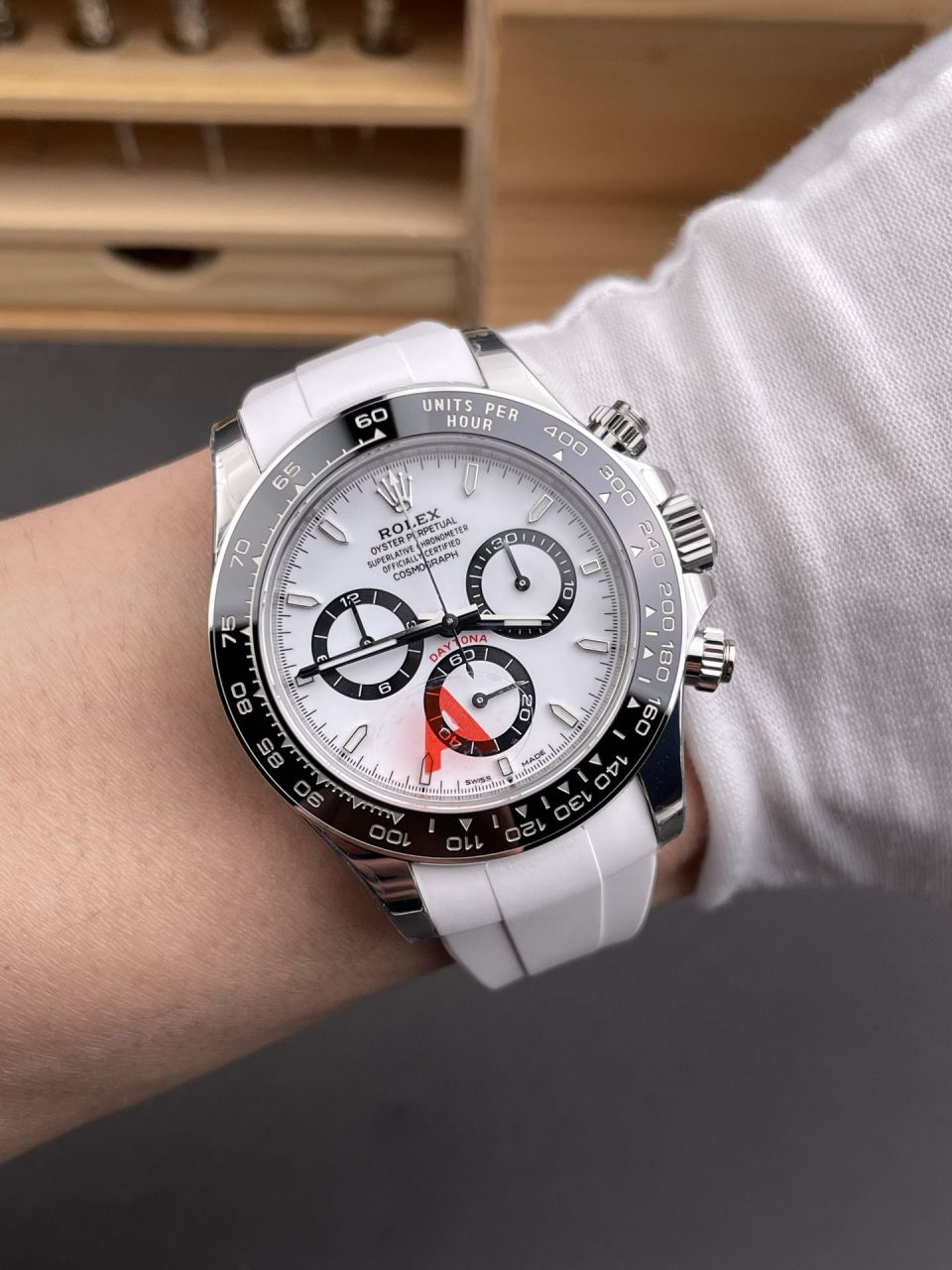 VS熊猫迪胶带劳力士宇宙计型迪通拿系列m126500LN-0001腕表 /  