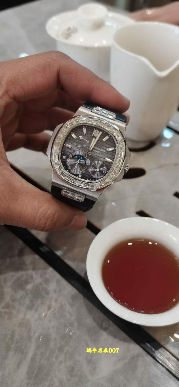 高端定制包金真钻百达翡丽鹦鹉螺顶级复刻5724G-001腕表 /  