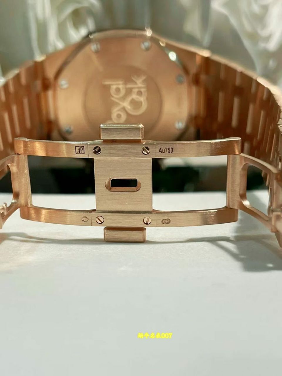 高端定制包金加工爱彼皇家橡树系列26331OR.OO.1220OR.01腕表 /  