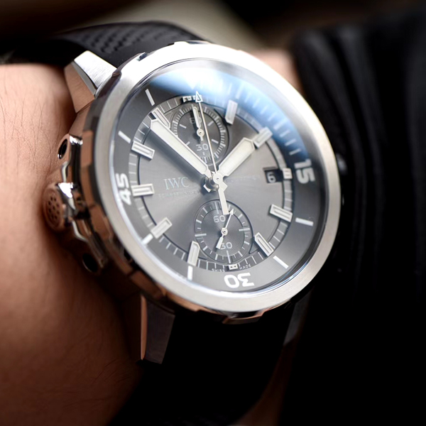 V6厂顶级复刻手表万国海洋时计鲨鱼特别限量版IW379506腕表
