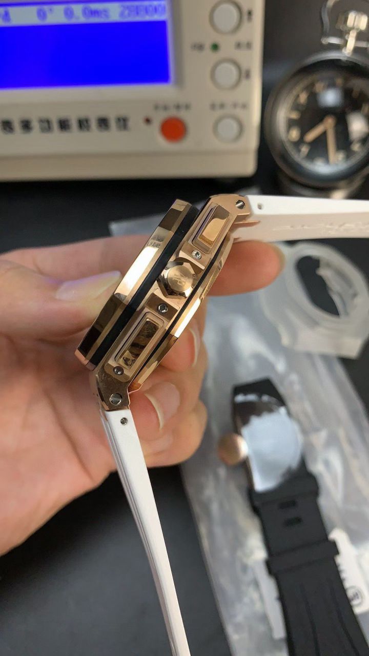 APF Factory Audemars Piguet Royal Oak  Offshore  replica imitation  watch26408OR.OO.A010CA.01 watches  / AP288