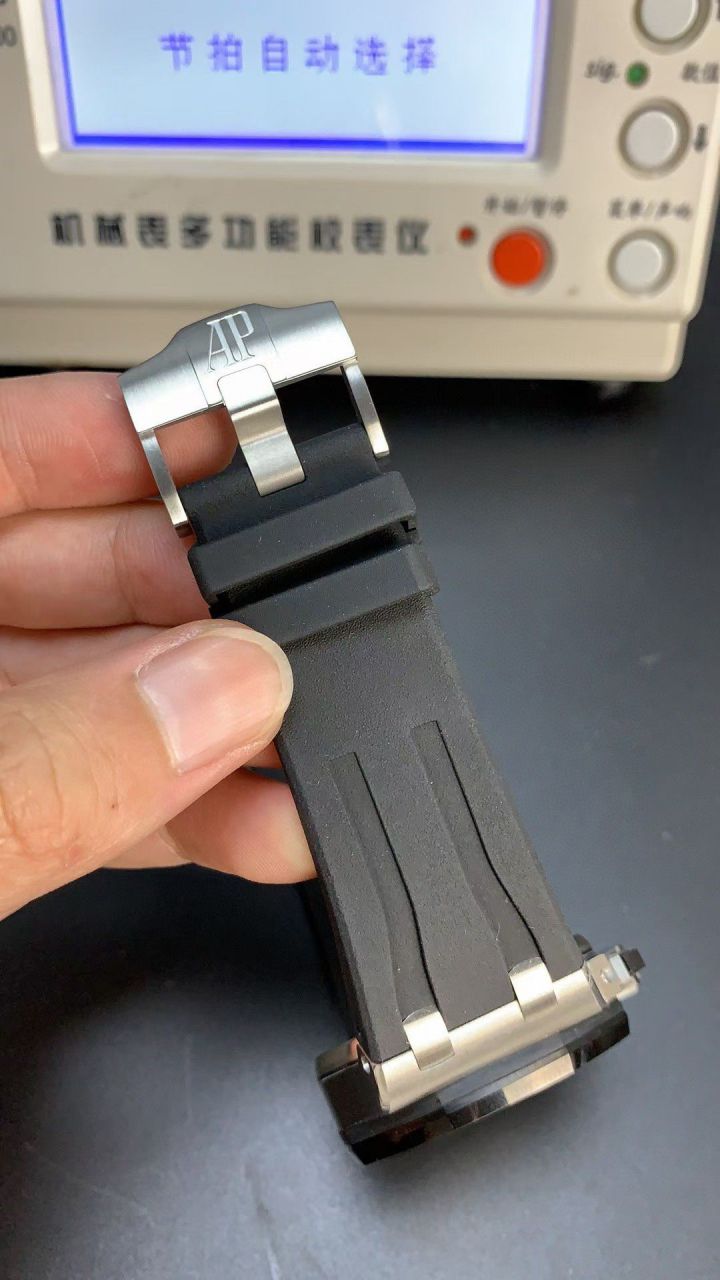 APF Factory Audemars Piguet熊猫 Royal Oak  Offshore   replica imitation 26400SO.OO.A002CA.01 watches  / AP287