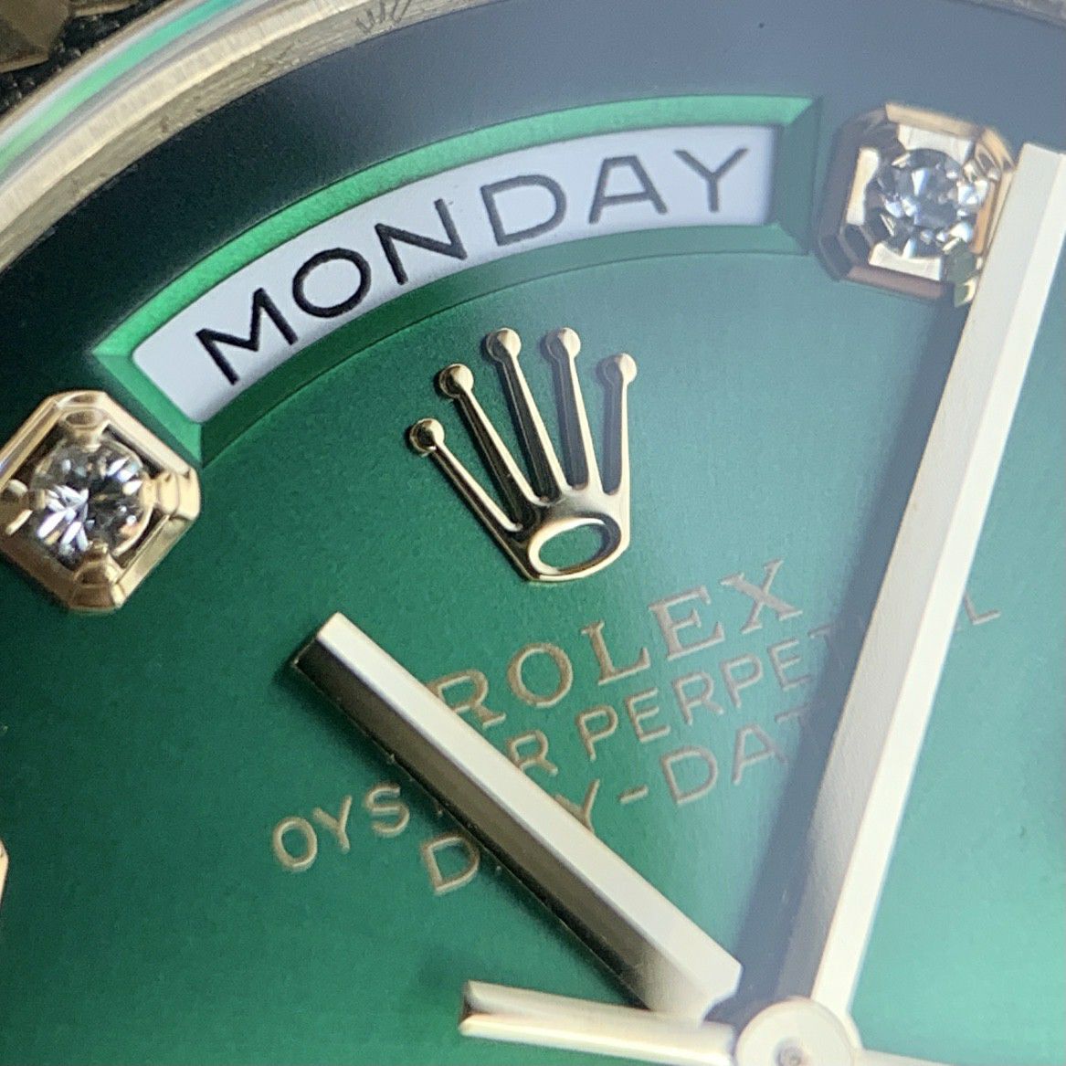 顶配 Customized Rolex Day-Date  replica imitation m128238-0008 watches  / R887