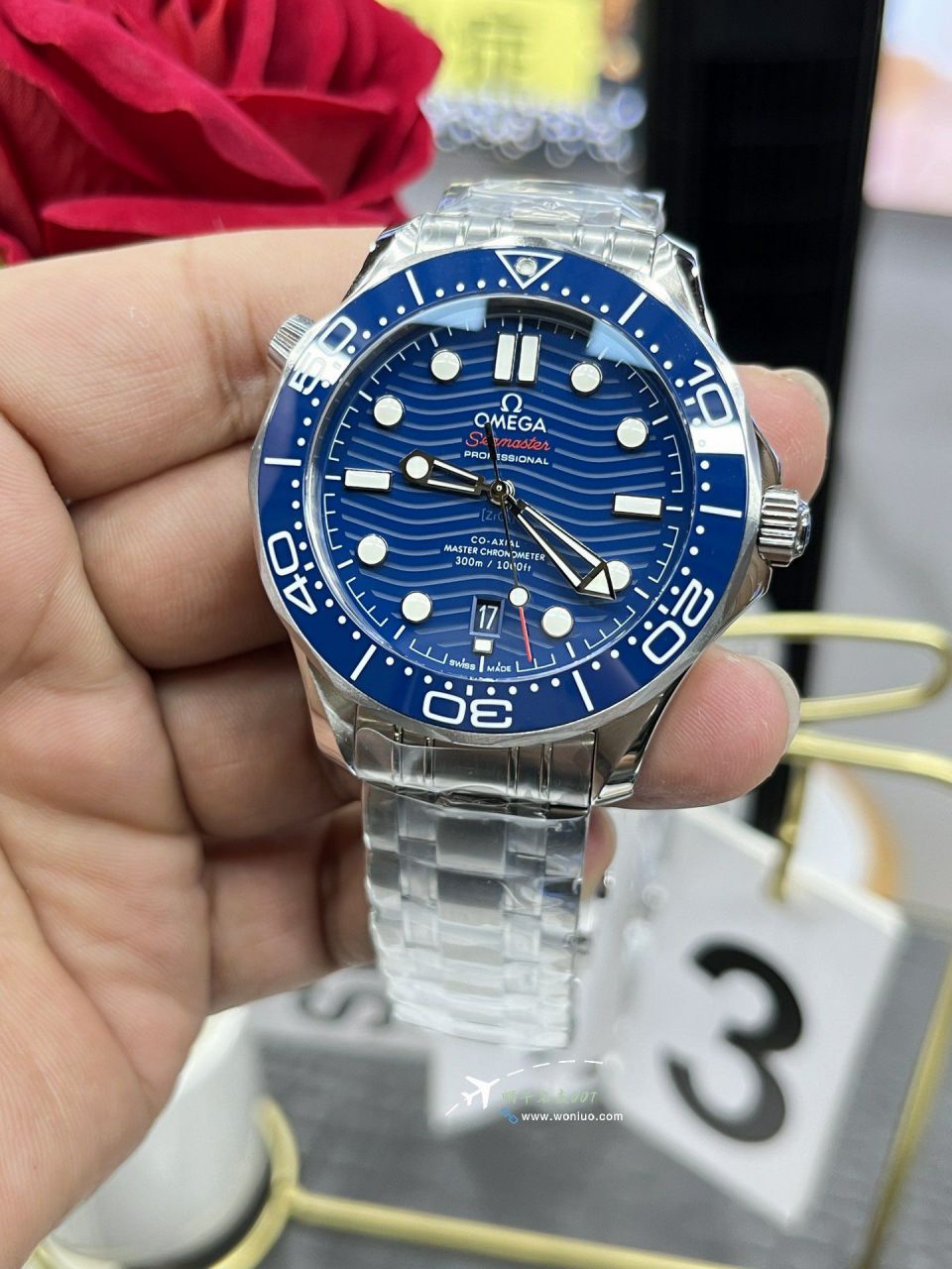 VS Omega Seamaster 300 meters   replica imitation  series 210.30.42.20.03.001 watches  / VS812