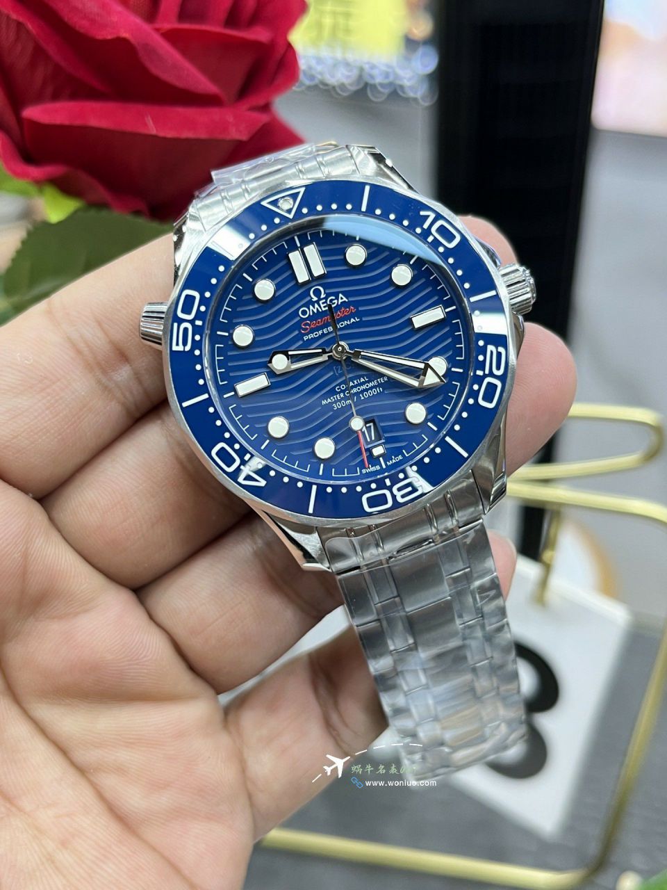 VS Omega Seamaster 300 meters   replica imitation  series 210.30.42.20.03.001 watches  / VS812