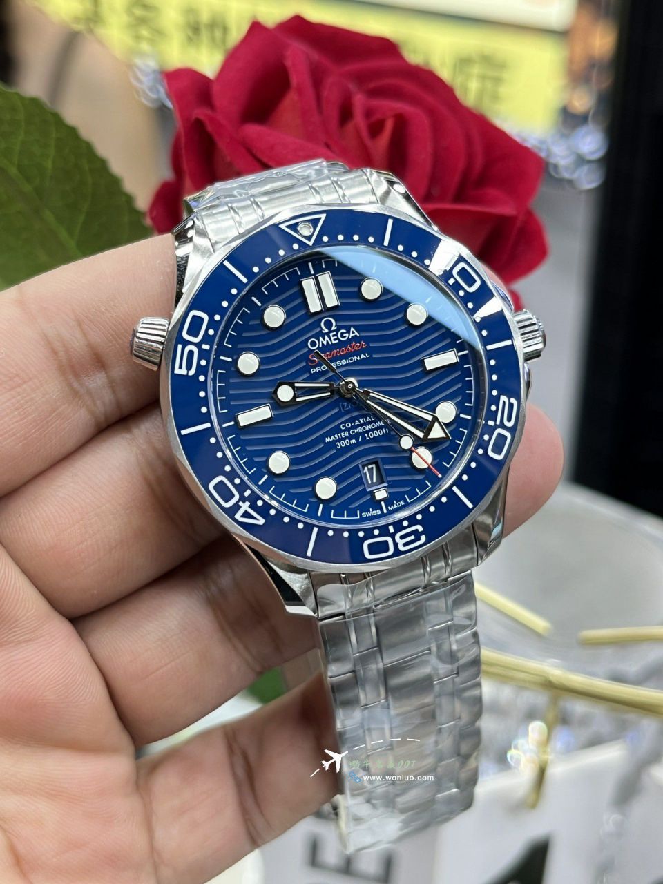 VS Omega Seamaster 300 meters   replica imitation  series 210.30.42.20.03.001 watches  / VS812