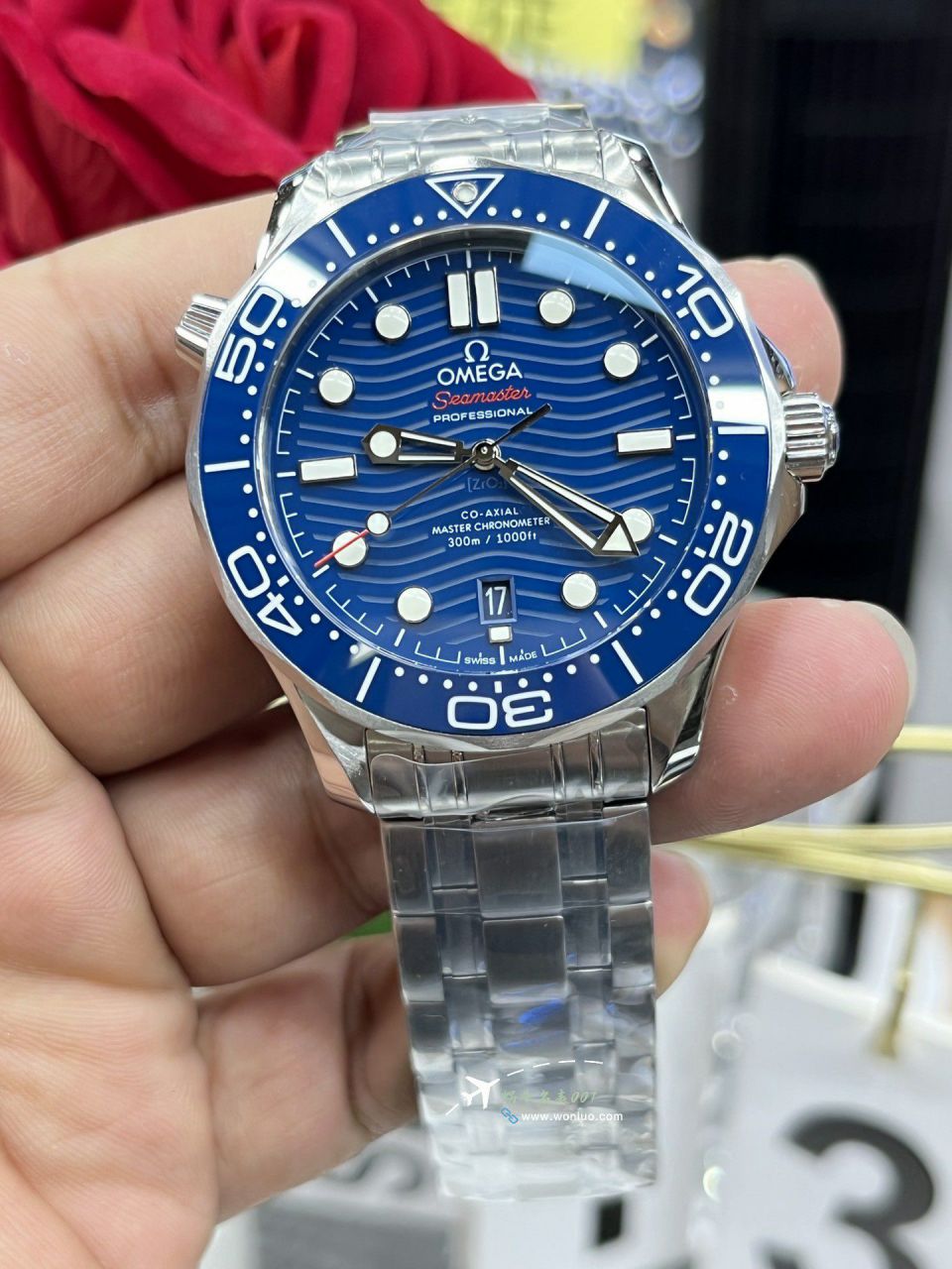 VS Omega Seamaster 300 meters   replica imitation  series 210.30.42.20.03.001 watches  / VS812