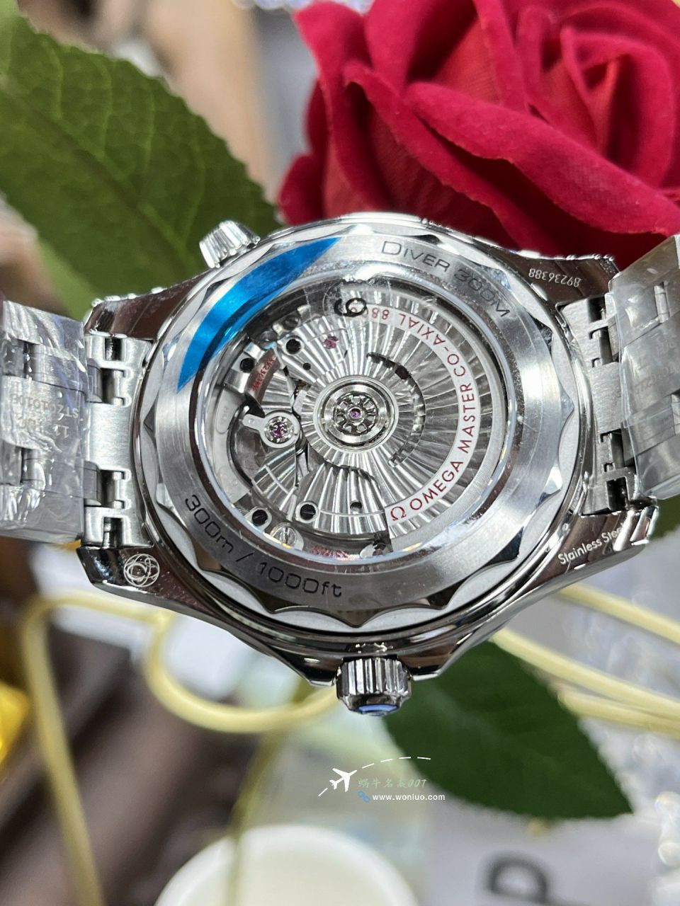 VS Omega Seamaster 300 meters   replica imitation  series 210.30.42.20.03.001 watches  / VS812