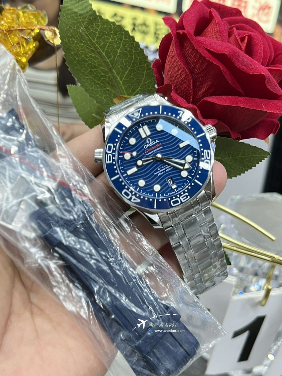 VS Omega Seamaster 300 meters   replica imitation  series 210.30.42.20.03.001 watches  / VS812