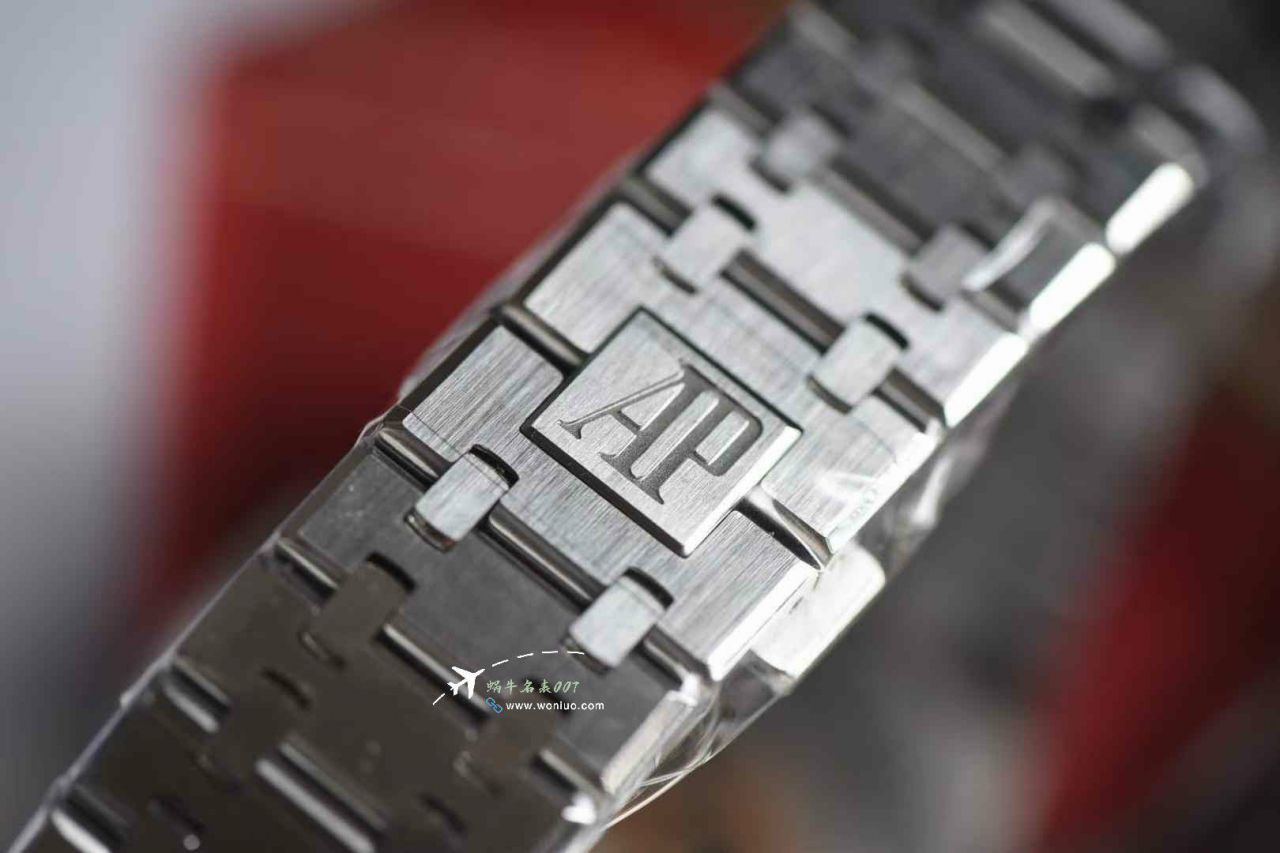THB Factory Audemars Piguet Royal Oak 100% replica imitation 15407ST.OO.1220ST.01和15407OR.OO.1220OR.01 watch / AP295