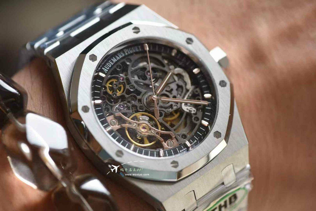 THB Factory Audemars Piguet Royal Oak 100% replica imitation 15407ST.OO.1220ST.01和15407OR.OO.1220OR.01 watch / AP295
